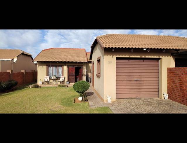 2 BEDROOM TOWNHOUSE FOR SALE IN ELEADAH